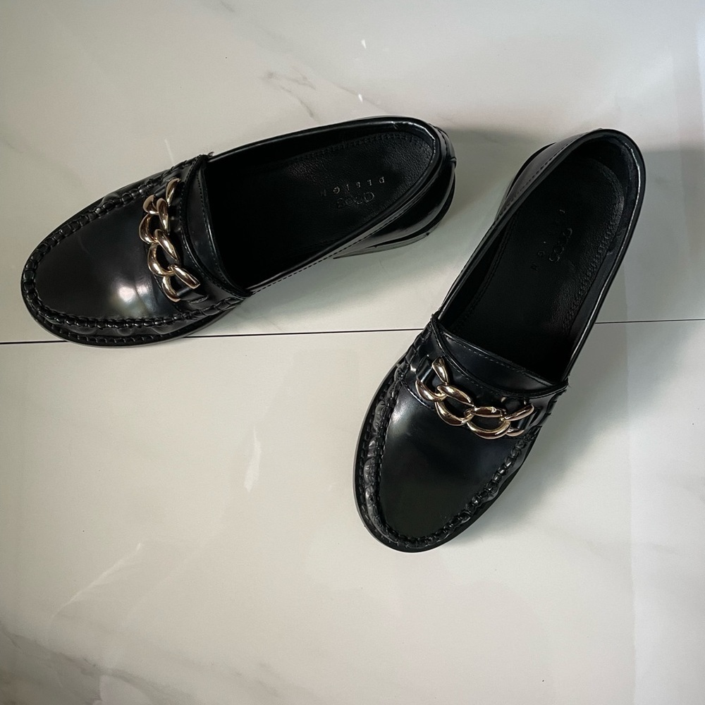 ASOS DESIGN Method Vegan Leather Loafers With Chain in Black Size 2 - Picture 2 of 6